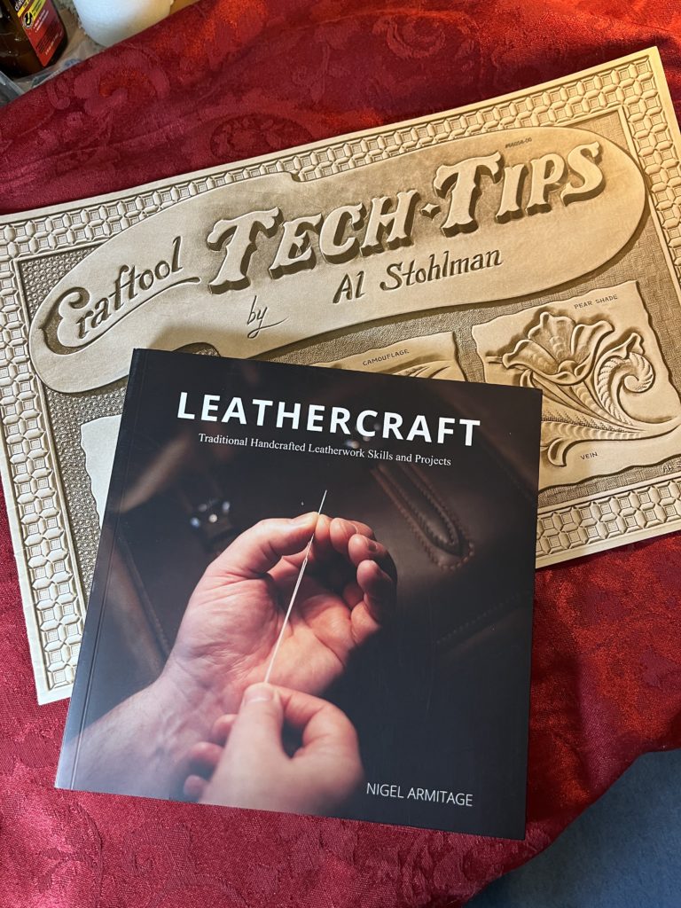 The Art and Craft of Leather: Leatherworking tools and techniques explained  in detail (Hardcover)