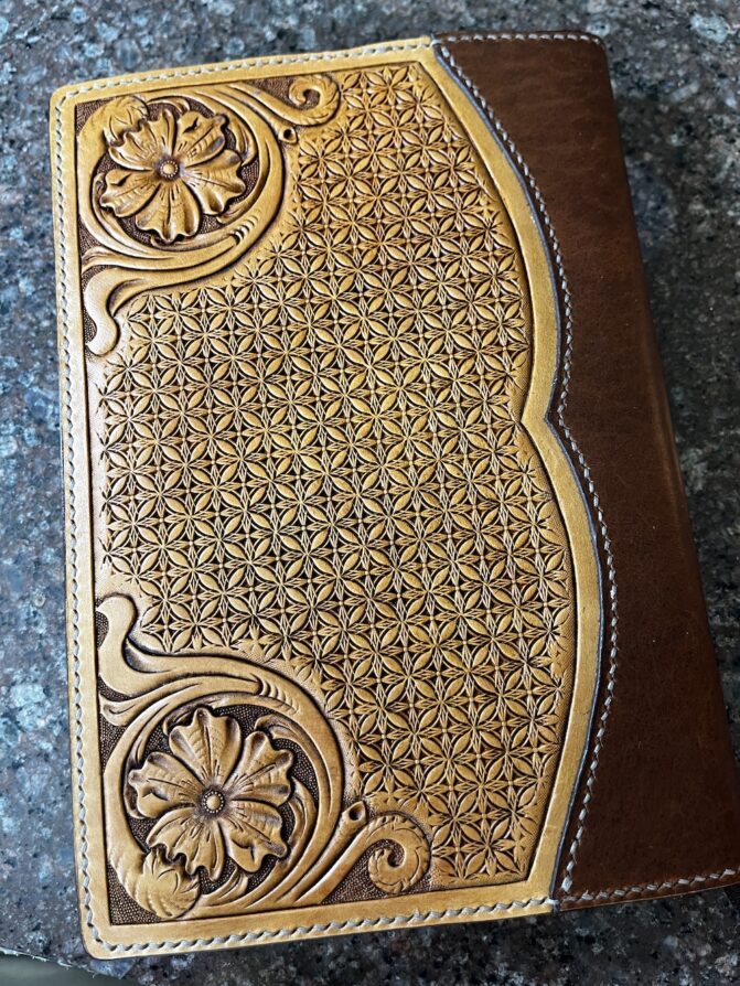 Leather Making Customized Making the best possible custom leatherwork